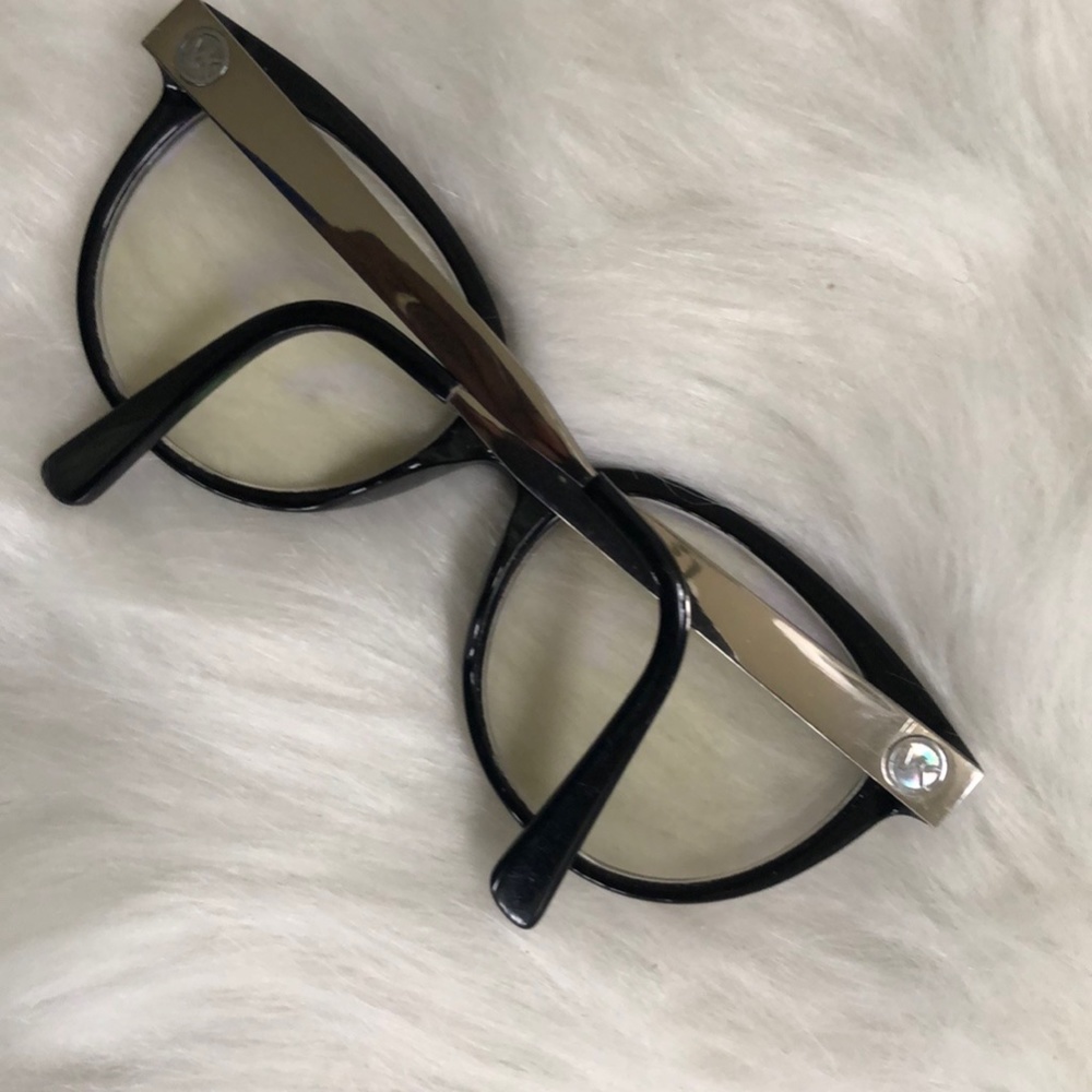 Michael Kors Eyeglasses. 52 18 140 - Picture 6 of 8
